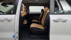 2023 Kia Carnival Diesel 9-Seater Prestige — фото 11