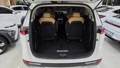 2023 Kia Carnival Diesel 9-Seater Prestige — фото 14