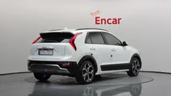 2022 Kia Niro Signature — фото 2