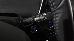 2021 Toyota Prius 1.8, белый — фото 19