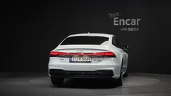 2022 Audi A7 55 TFSI Quattro Premium — фото 4