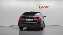 2023 BMW 5-Series 520i M Sport — фото 4
