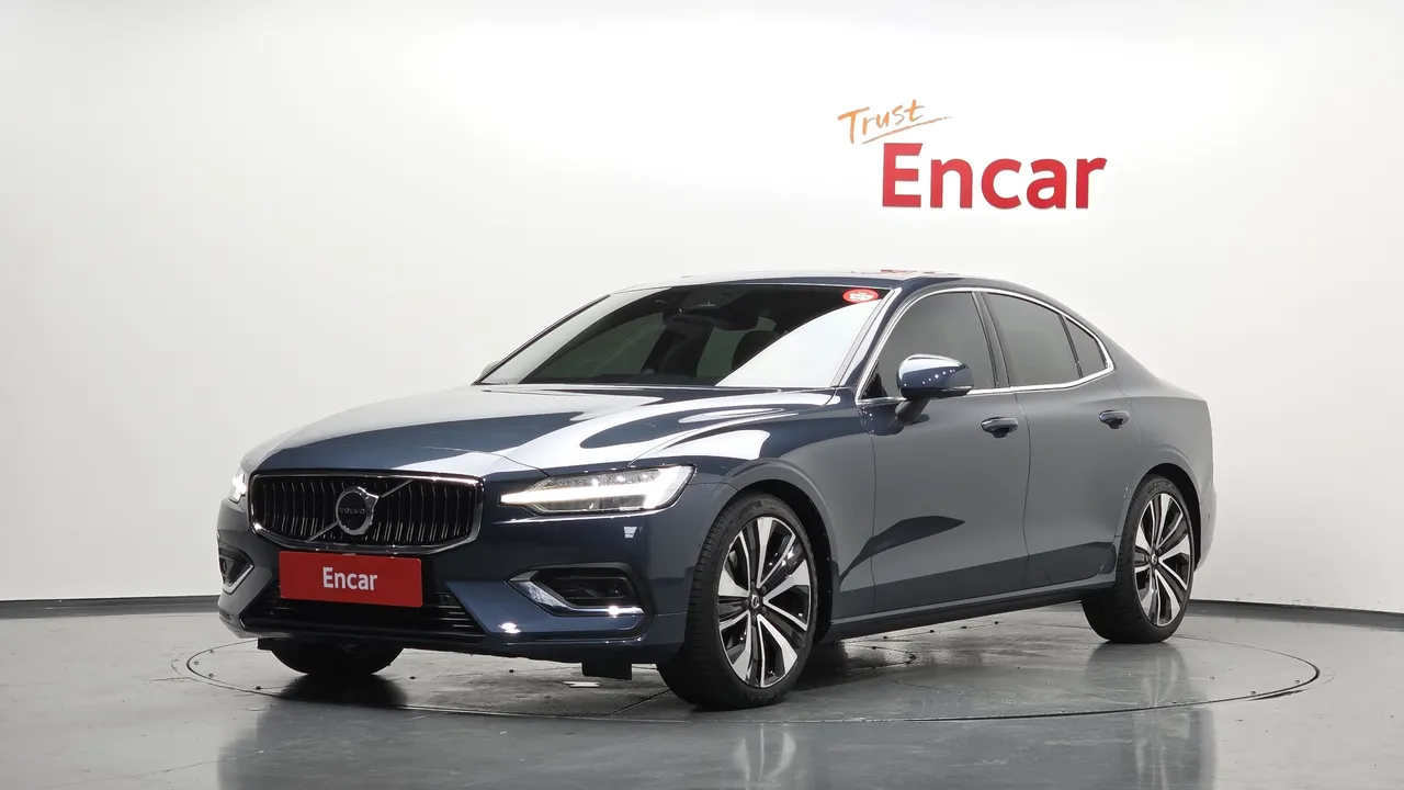 2023 Volvo S60 B5 Ultimate Bright