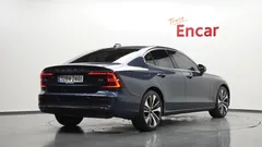 2023 Volvo S60 B5 Ultimate Bright, синий — фото 2