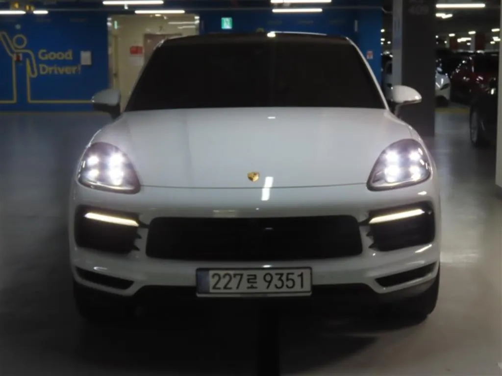2023 Porsche Cayenne 3.0 E-Hybrid Coupe