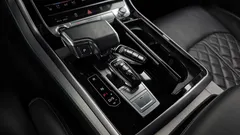 2022 Audi Q8 55 TFSI Quattro Premium, серый — фото 9