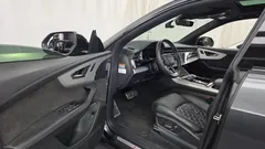2022 Audi Q8 55 TFSI Quattro Premium, серый — фото 10