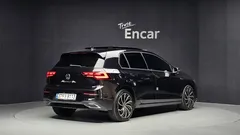 2022 Volkswagen Golf 2.0 TDI Prestige, чёрный — фото 2