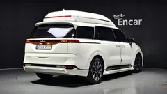 2023 Kia Carnival Gasoline 9-Seater Hi-Limousine — фото 2