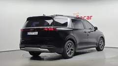 2023 Kia Carnival Diesel 9-Seater Prestige — фото 2