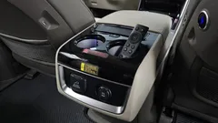 2023 Kia Carnival Gasoline 9-Seater Hi-Limousine — фото 18