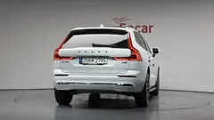 2023 Volvo XC60 B5 Ultimate Bright — фото 4