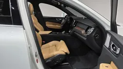 2023 Volvo XC60 B5 Ultimate Bright — фото 11