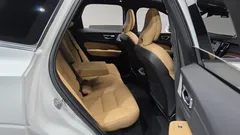 2023 Volvo XC60 B5 Ultimate Bright — фото 12