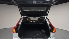 2023 Volvo XC60 B5 Ultimate Bright — фото 20