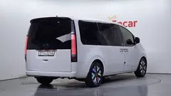 2023 Hyundai Staria L3.5 Lounge 7-Seater — фото 2