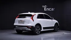 2022 Kia Niro Signature — фото 2