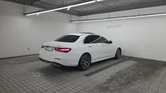 2022 Mercedes-Benz E-Class E220d 4MATIC AMG Line — фото 2