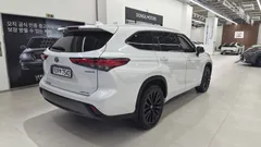 2023 Toyota Highlander 2.5 4WD Limited, белый — фото 2