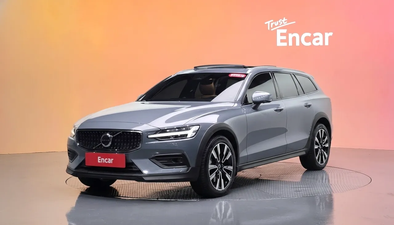 2023 Volvo V60 B5 Ultimate AWD