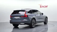2023 Volvo V60 B5 Ultimate AWD — фото 2