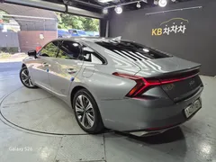 2023 Kia K8 Signature — фото 4