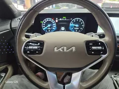 2023 Kia K8 Signature — фото 10