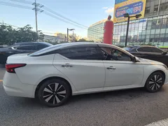 2019 Nissan Altima 2.5 Special Edition — фото 7