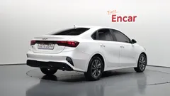 2022 Kia K3 1.6, белый — фото 2