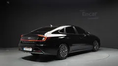 2023 Hyundai Sonata Premium Plus — фото 2