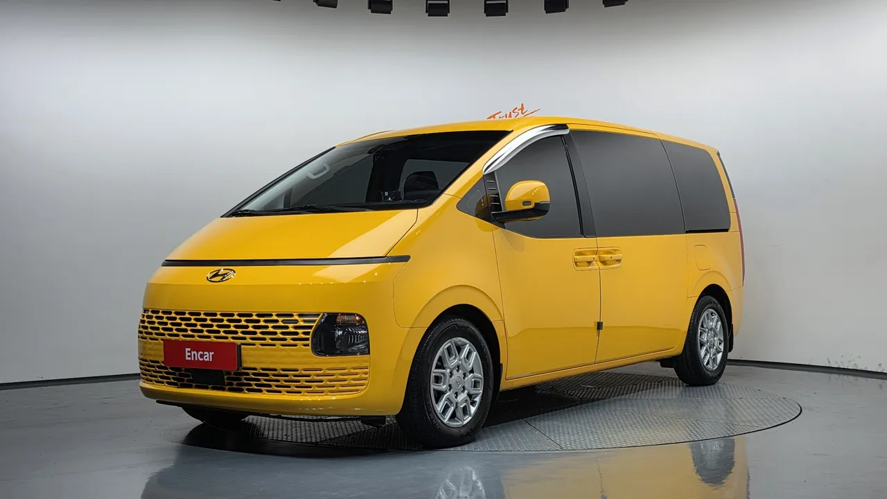 2022 Hyundai Staria Tourer 11-Seater
