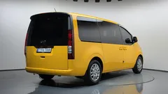 2022 Hyundai Staria Tourer 11-Seater — фото 2