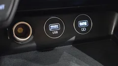 2022 Genesis G70 Gasoline 2.0T 4WD — фото 13