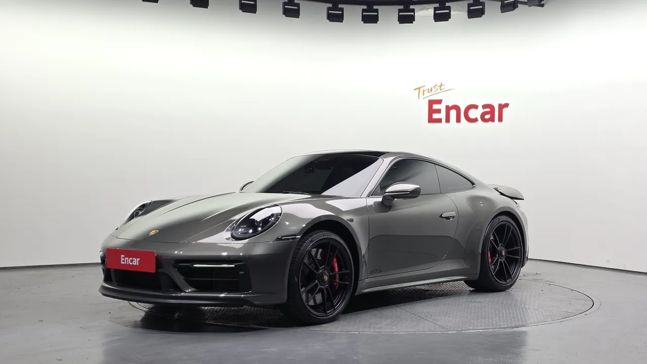 2022 Porsche 911 Carrera 4 GTS