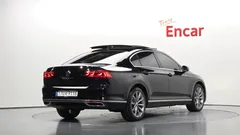 2022 Volkswagen Passat 2.0 TDI Prestige — фото 2