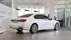 2022 BMW 7-Series 740i Design Pure Excellence — фото 2