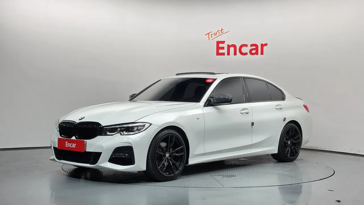 2022 BMW 3-Series 320i M Sport