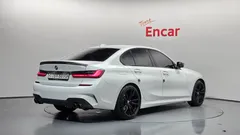 2022 BMW 3-Series 320i M Sport — фото 2