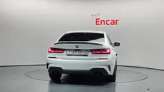 2022 BMW 3-Series 320i M Sport — фото 4