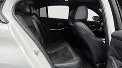 2022 BMW 3-Series 320i M Sport — фото 11