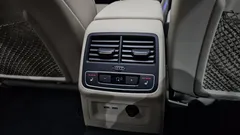 2023 Audi A4 40 TFSI Premium, белый — фото 19