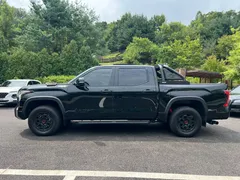 2023 Toyota Tundra 3.5 HEV, чёрный — фото 6
