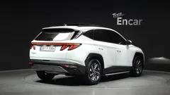 2022 Hyundai Tucson Inspiration 2WD, белый — фото 2