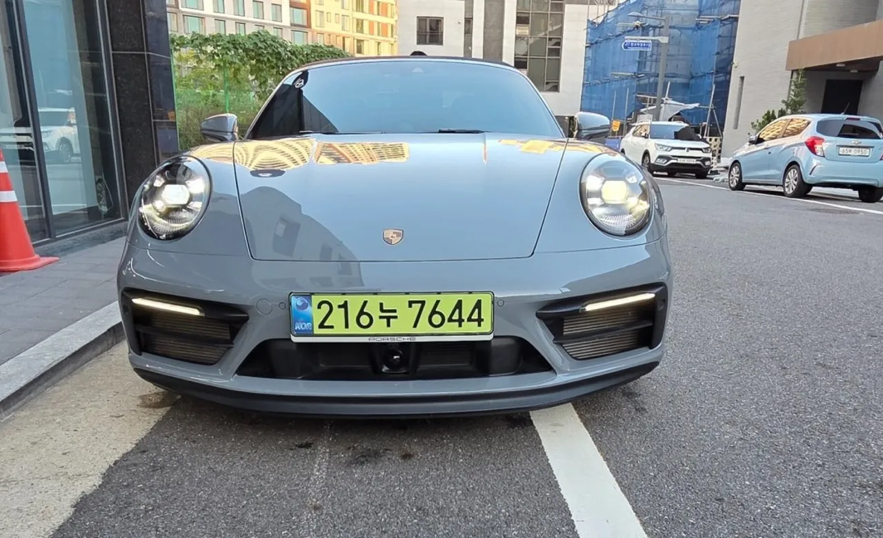 2023 Porsche 911 Carrera 4 GTS Cabriolet