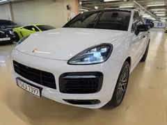 2022 Porsche Cayenne 3.0 Coupe — фото 2