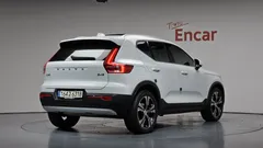 2022 Volvo XC40 B4 Inscription — фото 2