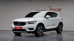 2022 Volvo XC40 B4 Inscription — фото 12