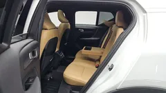 2022 Volvo XC40 B4 Inscription — фото 16
