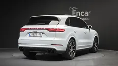 2023 Porsche Cayenne 3.0 PLATINUM EDITION — фото 2