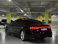 2020 Audi S8 4.0 TFSI Quattro LWB — фото 2